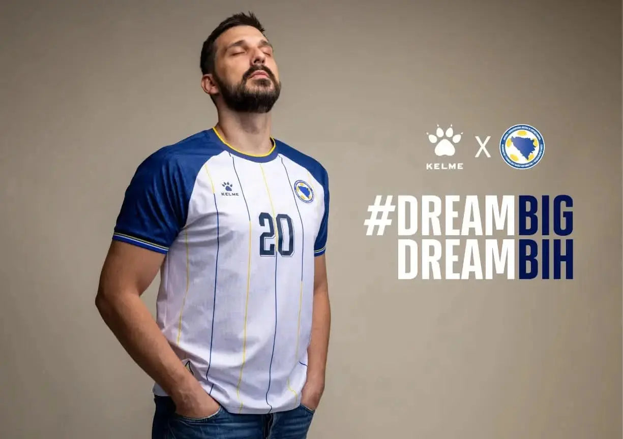 Bosnien KELME Auswärtstrikot WM 2026 – Dream Big BiH Motivationsbild in Weiß