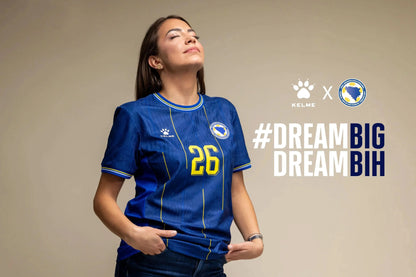 Bosnien KELME Heimtrikot WM 2026 – Motivationsbild mit Dream Big BiH Schriftzug, Damen